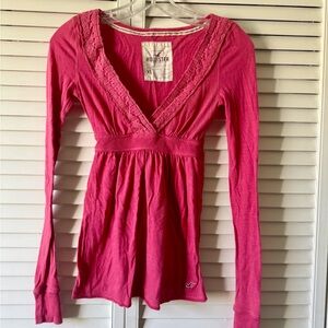 Hollister Fuchsia Long-Sleeve V-Neck Lace-Trim Top
